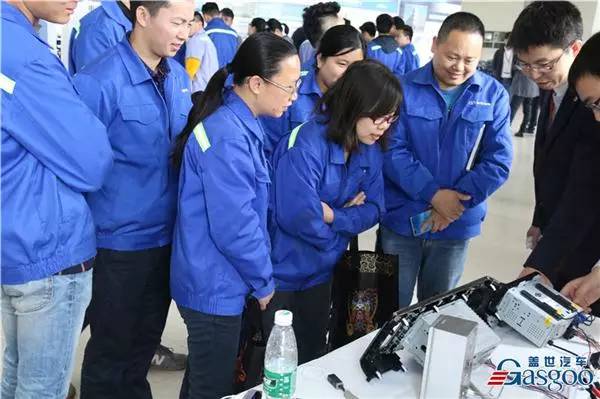 走進(jìn)濰柴汽車新技術(shù)展示交流會(huì)圓滿舉行